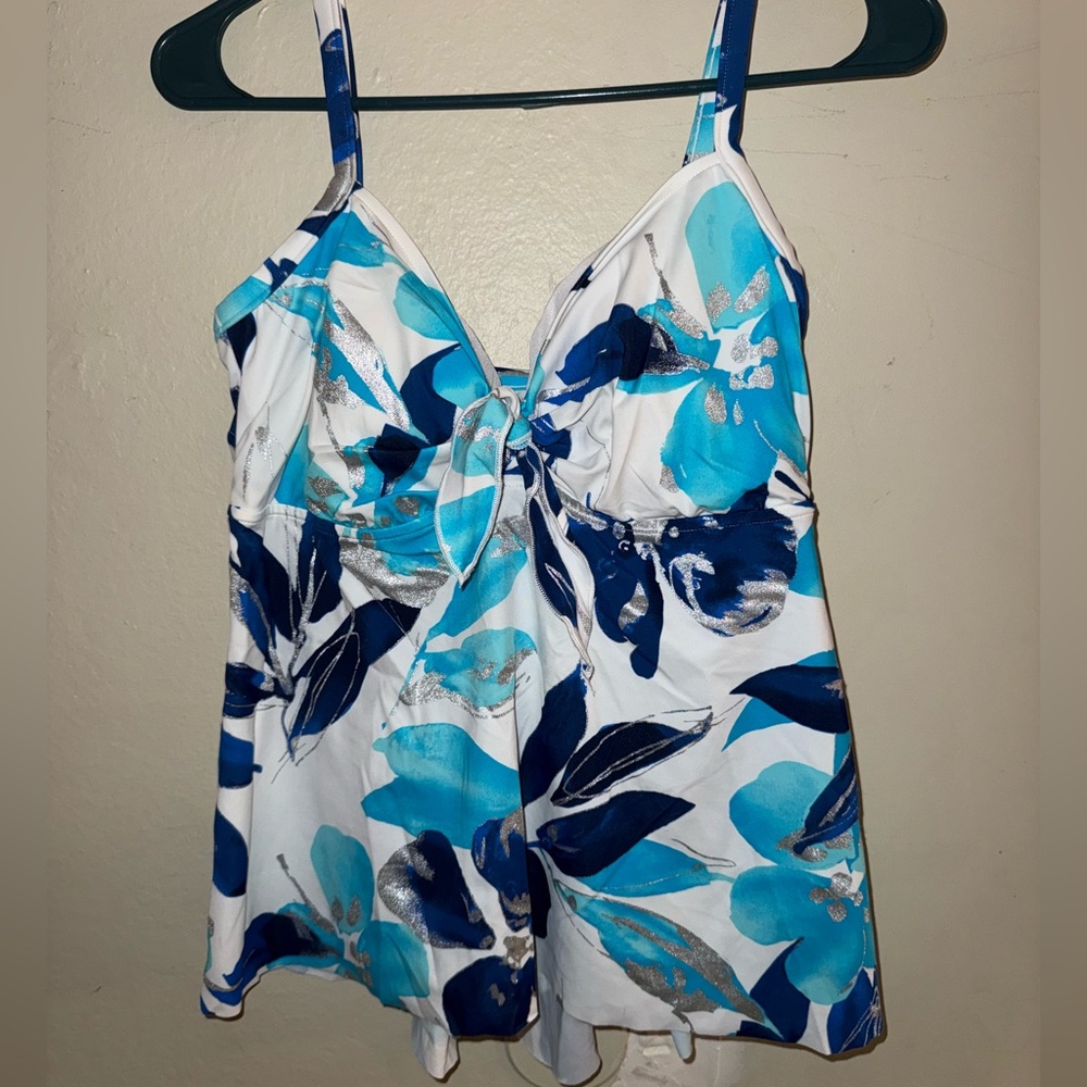 Woman's size 14 bathing suit top